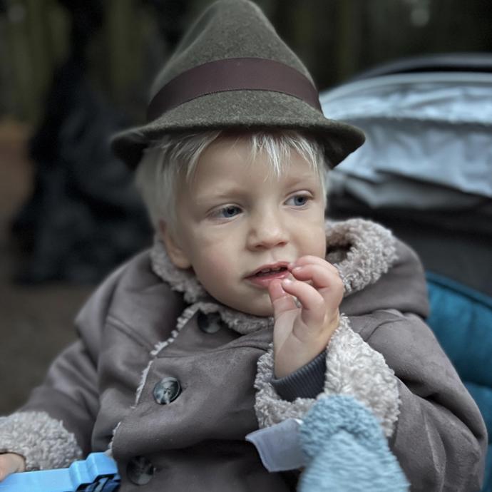Vendulin muž je navíc myslivcem a malému Pepíčkovi koupil myslivecký klobouk. Dvouletý synek si ho zamiloval a nejradši by ho nosil při každé návštěvě lesa.