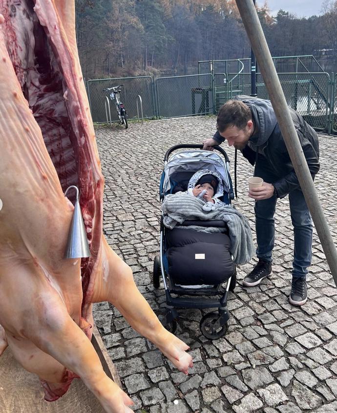 "Myslím, že většina národa jsou masožravci a bylo to tak odjakživa. Jsme zvyklí jíst maso, máme na to uzpůsobené zuby a dává nám to, co potřebujeme," říká Vendula Pizingerová.