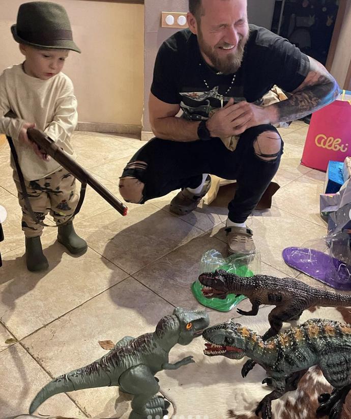 Pepíček byl šťastnej a ve svém živlu. Nejradši má z dinosaurů T-rexe.