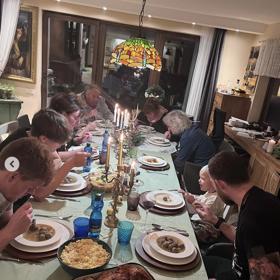 Na Štědrý večer připravovala slavnostní tabuli pro desetičlennou rodinu. 