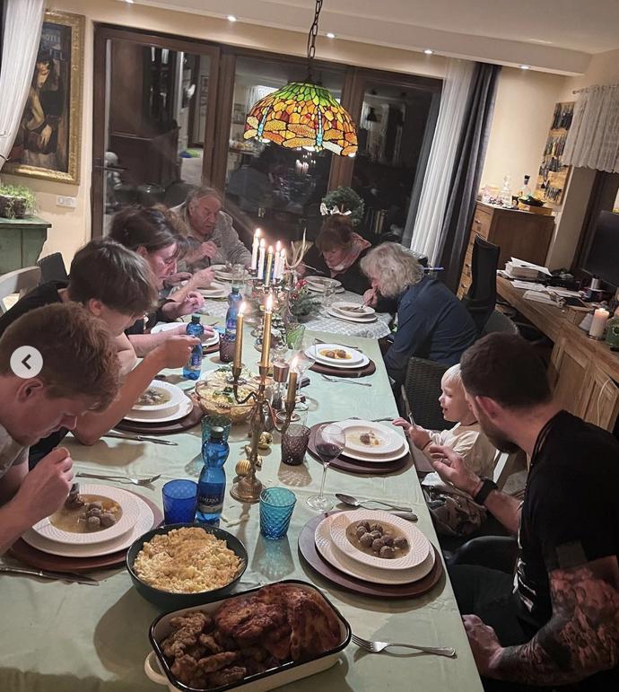 Na Štědrý večer připravovala slavnostní tabuli pro desetičlennou rodinu. 