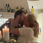 Vendula Pizingerová tentokrát píše ve své rubrice Máma na přechodu o Štědrém večeru, jeleních řízcích i svých dietních plánech.