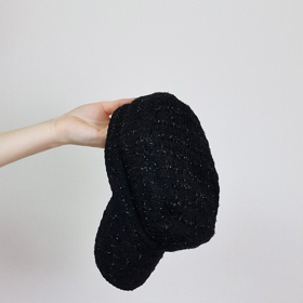 Baret prošívaný třpytivou nití. New Yorker, 109 Kč