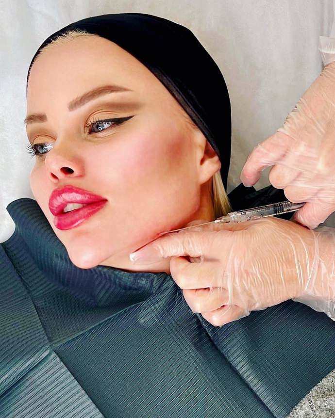 Tvrdí, že plastické operace jí způsobují menší bolest než šikana v mládí.