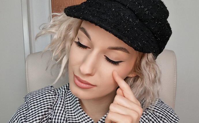 Když se vám podaří umělé řasy správně nalepit, nebudou skoro vidět. 