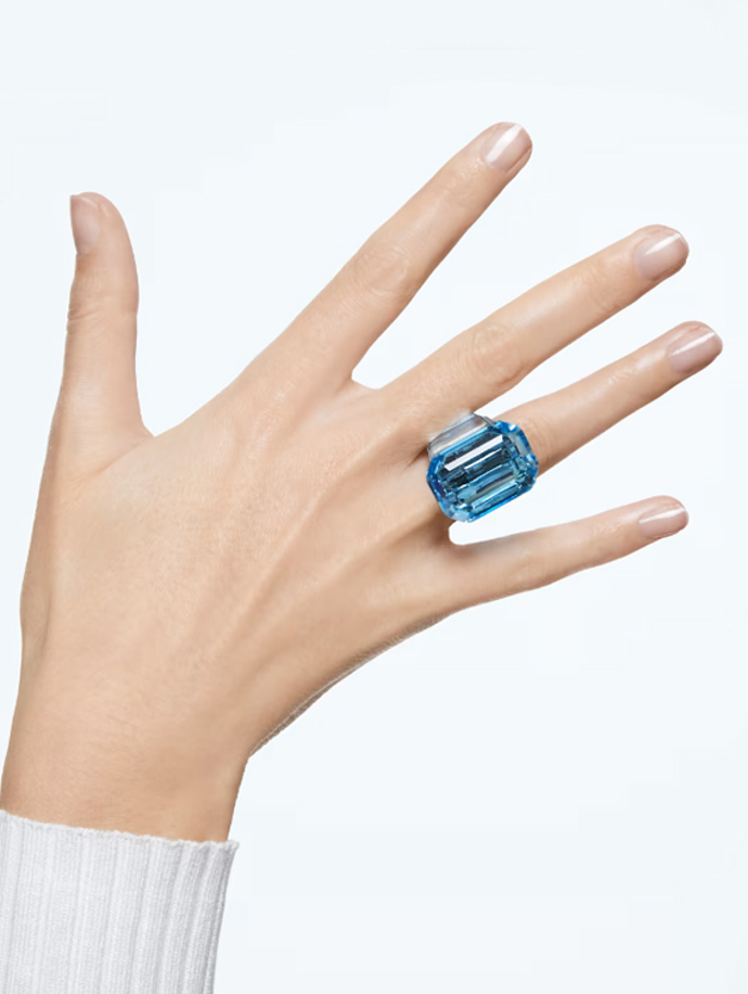 Koktejlový prsten Lucent. Swarovski, 7 300 Kč