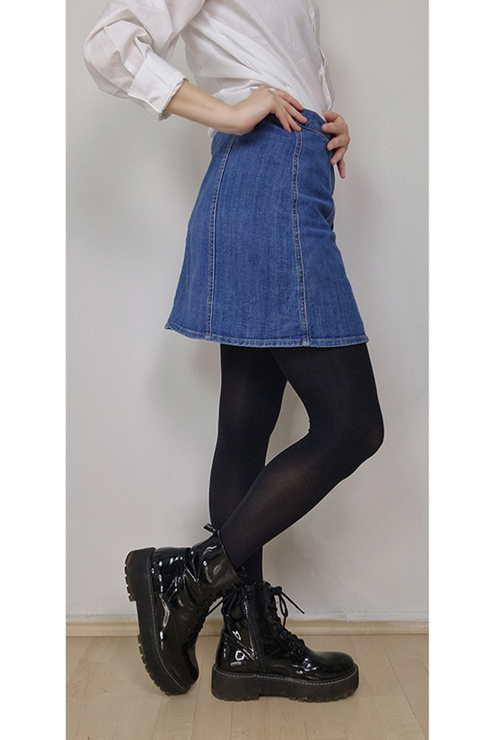 K sukni zkuste boty bez podpatku. 