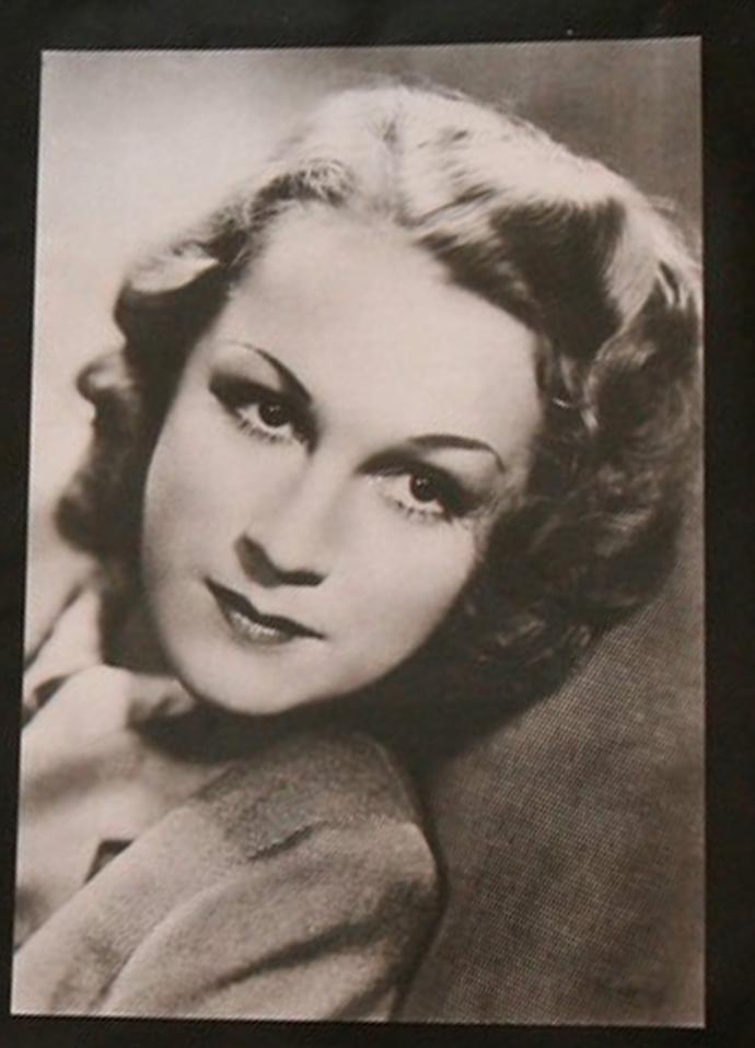 Tatínek Jan vychovával Adinu už odmala k velkým věcem. Měla před sebou uměleckou kariéru, kterou jemu osud nedopřál...