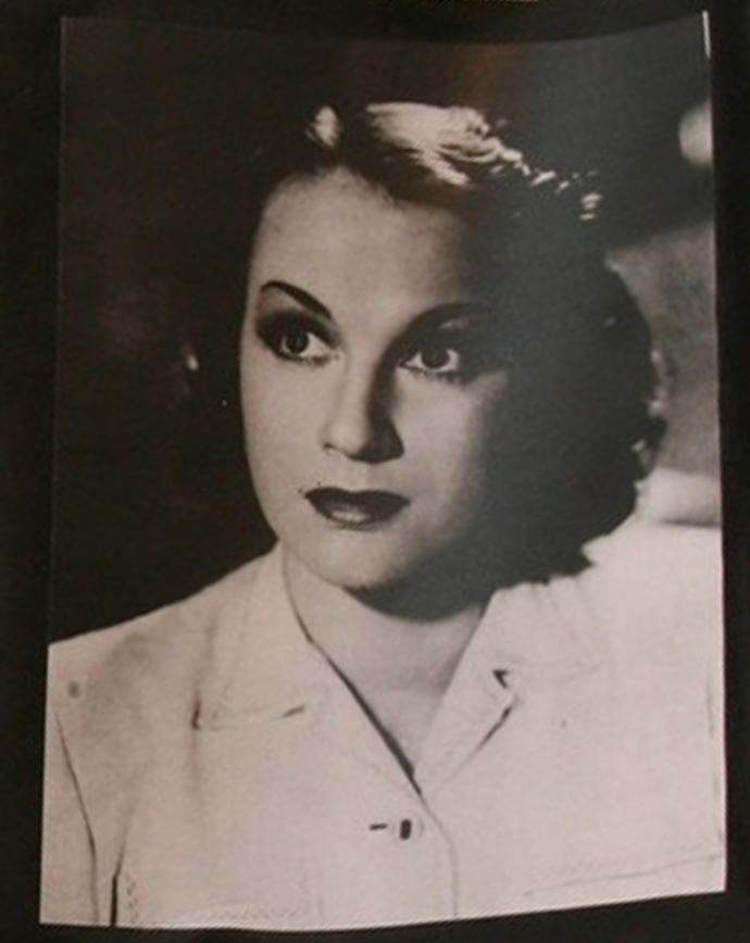 Adina Mandlová se narodila 28. ledna 1910 v Mladé Boleslavi. 