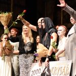 Děkovačku si nenechala ujít ani Landova žena Mirjam, která představení režíruje.