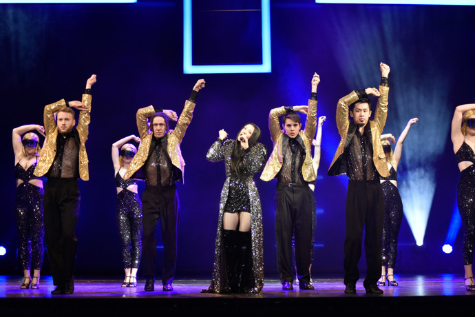 Burešovou v muzikálu alternuje Tereza Mašková.