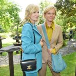 Aňa Geislerová s kabelkou Celine, jejíž cena se pohybuje kolem 50 000 korun, Ester Geislerová a model Evelyne od značky Hermés, který stojí nad 100 tisíc korun.  