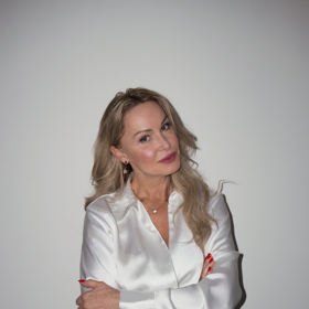 Herečka Mariana Slováková vynesla v talkshow Na kafeečko bílou košili.