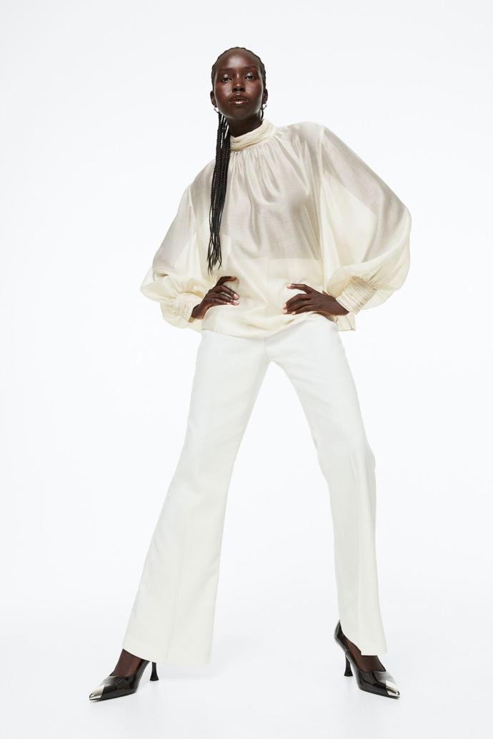 Objemová průsvitná halenka. H&M, 899 Kč