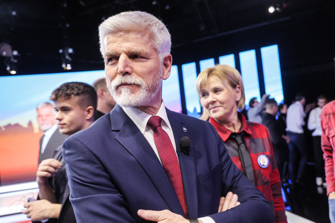 Prezident Petr Pavel nechává přípravu bramborového salátu na své manželce a dceři. 