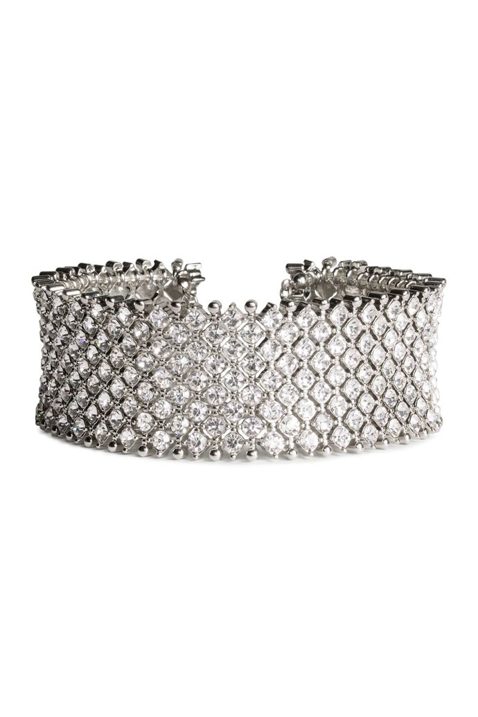 Štrasový náhrdelník choker. H&M, 239 Kč
