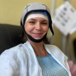 Zaplatila si také chladicí čepičku, která podle onkoložky Martiny Chodacké snižuje až o 80 procent riziko vypadávání vlasů v důsledku chemoterapie a také prospívá jejich růstu po skončení léčby.