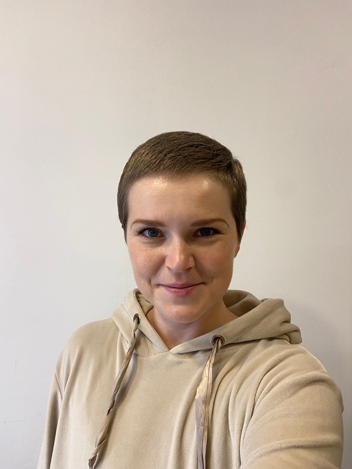 Hanku nicméně i tak pěkně pozlobily. Například patka jí začala růst na opačnou stranu, než byla zvyklá.