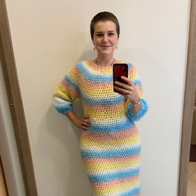 Například tvrdí, že se bez nich snáz běhá, leží a také ji méně bolí záda. Problémem jsou akorát hluboké výstřihy, na které si ovšem Hanka nepotrpěla ani před operací.