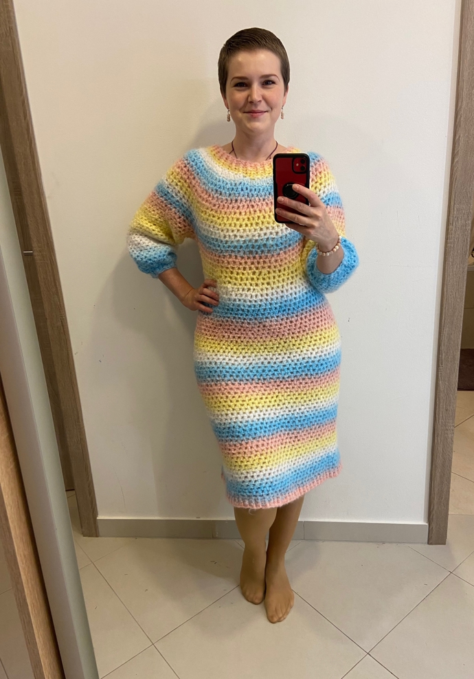 Například tvrdí, že se bez nich snáz běhá, leží a také ji méně bolí záda. Problémem jsou akorát hluboké výstřihy, na které si ovšem Hanka nepotrpěla ani před operací.