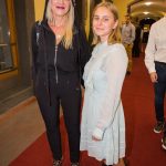 Mirjam dcery často doprovázejí do divadla.