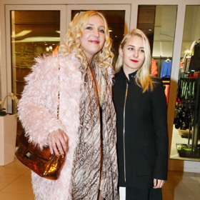 Anastázie na archivním snímku se svou mámou.