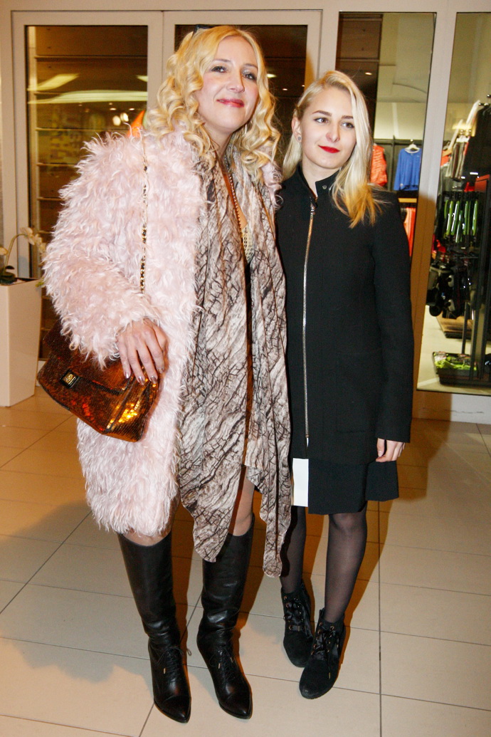 Anastázie na archivním snímku se svou mámou.