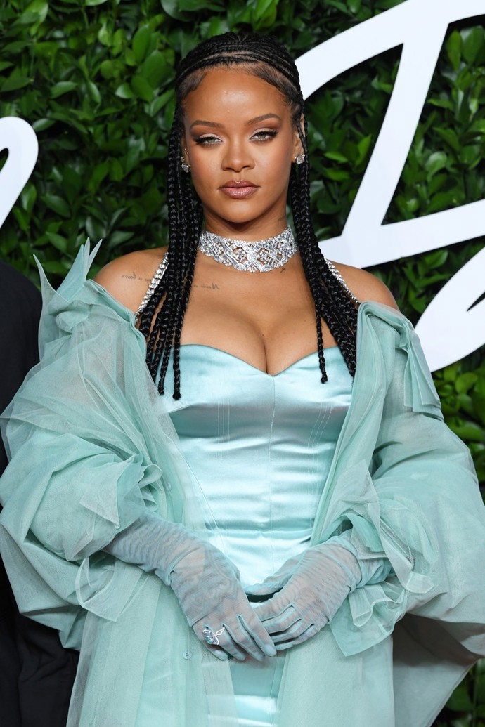 Rihanna a její zapletené copánky, které si nechala v průběhu let udělat již mnohokrát.