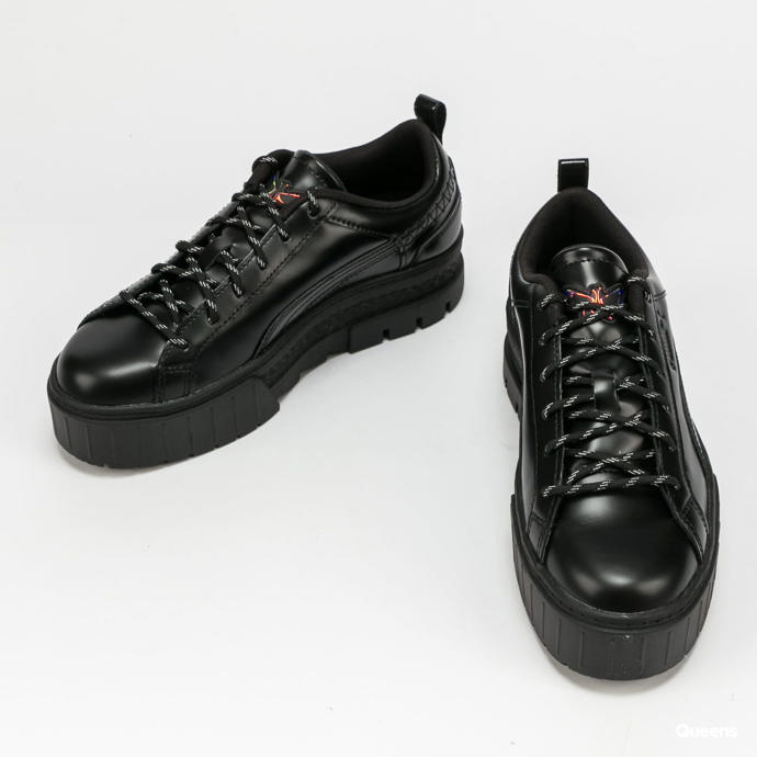 Nízké tenisky od značky Puma s názvem Mayze Flutur Dua Lipa v celočerném provedení. 2 624 Kč