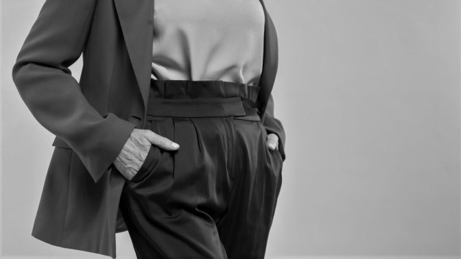 Za kalhoty do vězení: Neústupná Helen Hulick odmítla přijít k soudu v šatech