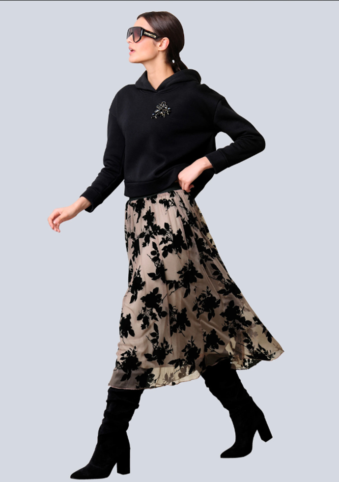 Sukně s květinovým vzorem ve 3D vzhledu. Alba Moda, 2 999 Kč