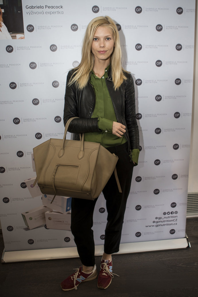 Veronika Hejlíková má stejně jako Aňa Geislerová ráda značku Celine. Pro tuto firmu ostatně v zahraničí sama pracovala. 