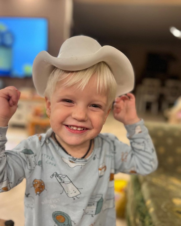 Akční povahou a také vzhledem je prý celý táta. 