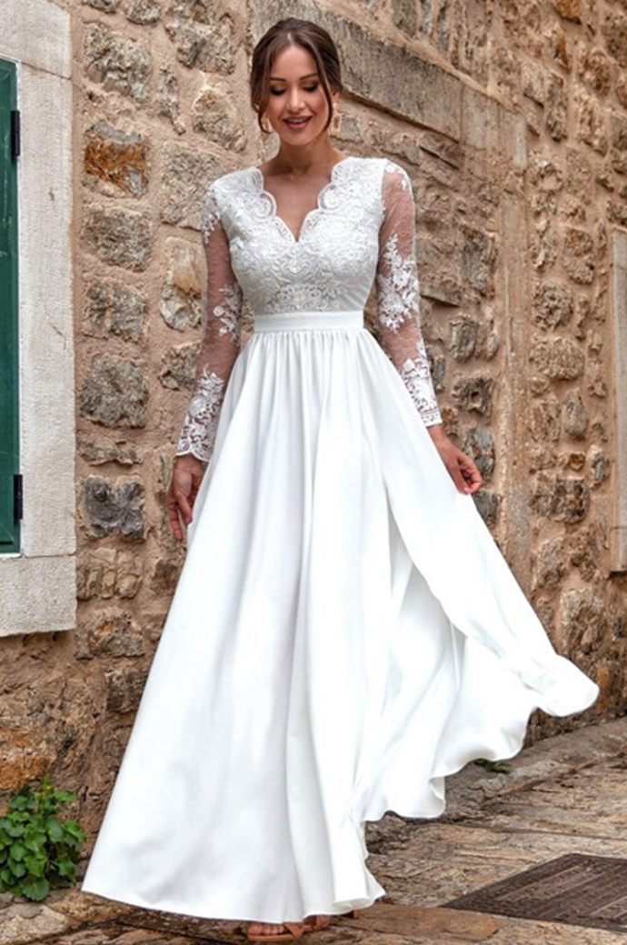 Šaty s dlouhým průhledným rukávem a krajkou. Mia Dresses, 2 538 Kč