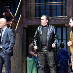 V připravovaném muzikálu The Bodyguard se Oskar Hes (vpravo) setká na jednom pódiu s Hynkem Čermákem (vlevo) a Richardem Genzerem (uprostřed).