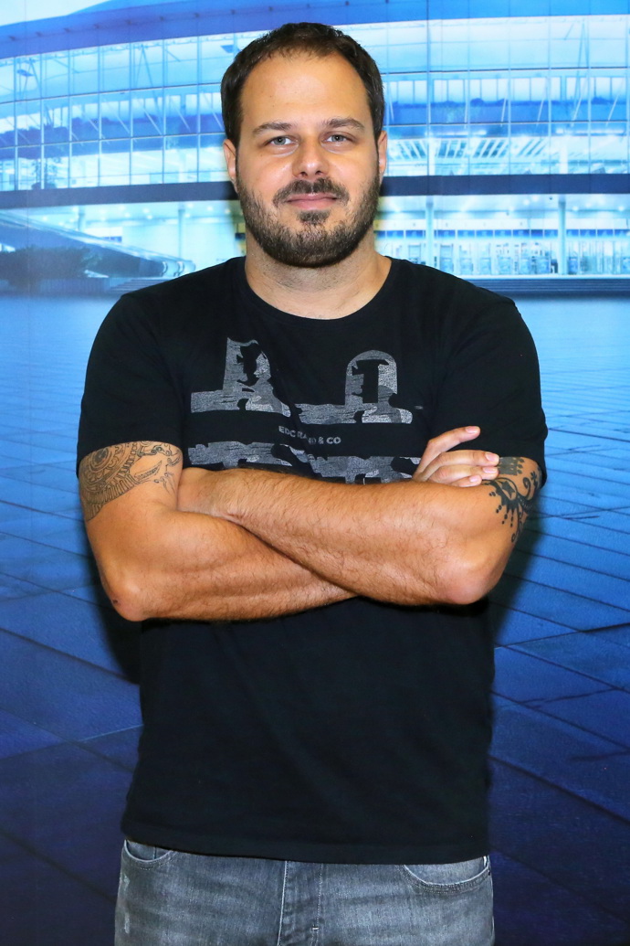 Xindl-X si pochvaluje, že díky vysazení alkoholu jdou kila dolů jedna báseň.