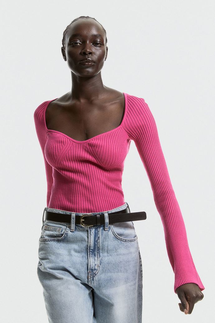 Svetr z žebrovaného úpletu. H&M, 599 Kč