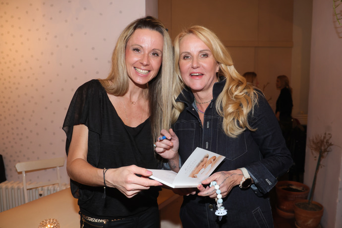 Autorka knihy a laktační poradkyně Zdeňka Nosková pomáhala Vendule v začátcích kojení. 