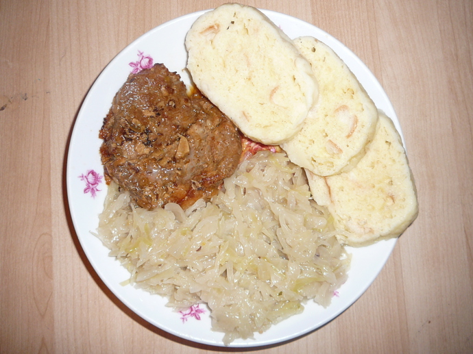 Nesmí chybět ani oblíbená klasika knedlo zelo vepřo.