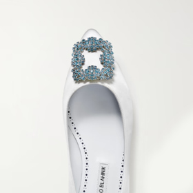 Baleríny se zdobenou sponou. Manolo Blahnik, 26 320 Kč