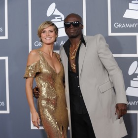 Takhle to Heidi Klum a Sealovi slušelo v roce 2011 na cenách Grammy.