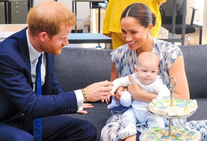 Synovi Archiemu pak Harry s Meghan říkají prostě Arch. Maminka se také při dvou různých příležitostech zmínila, že ho oslovuje Oh, Bubba!