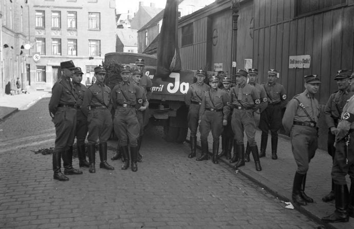 Hugo Boss se chvástal, že pro nacisty vyráběl oblečení již od roku 1924. Ve skutečnosti to bylo o čtyři roky později.