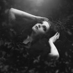 Dear Due je také upír, ale ženský. Prý byla kdysi donucena vzít si muže, kterého nemilovala. On ji pak týral. Po smrti se vrátila a zabila jeho i svého otce.