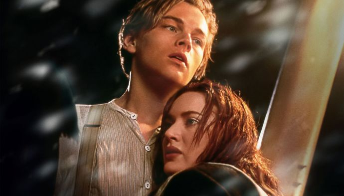 Titanic (1997) je nejen příběhem nejznámější námořní katastrofy, ale také lásky dvou mladých lidí - Jacka (Leonardo DiCaprio) a Rose (Kate Winslet).