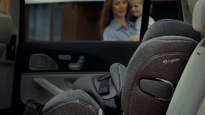 Nová cesta vpřed: Na trhu je první dětská autosedačka s integrovaným celotělovým airbagem