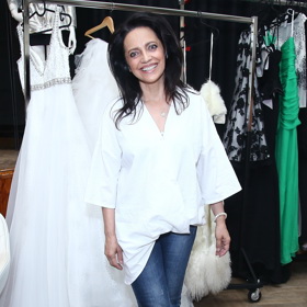 Mimo divadlo se ještě stará o otvovický kulturní dům, kde pořádá nejrůznější společenské akce.