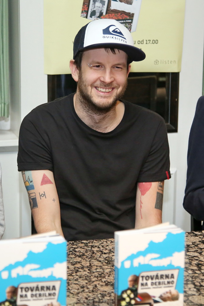 Tomáš Břínek je známý pod pseudonymem TMBK.