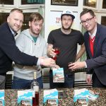 Tomáš Břínek alias TMBK pokřtil v roce 2018 knihu Továrna na debilno. Nechyběl Jiří Ovčáček (vpravo).