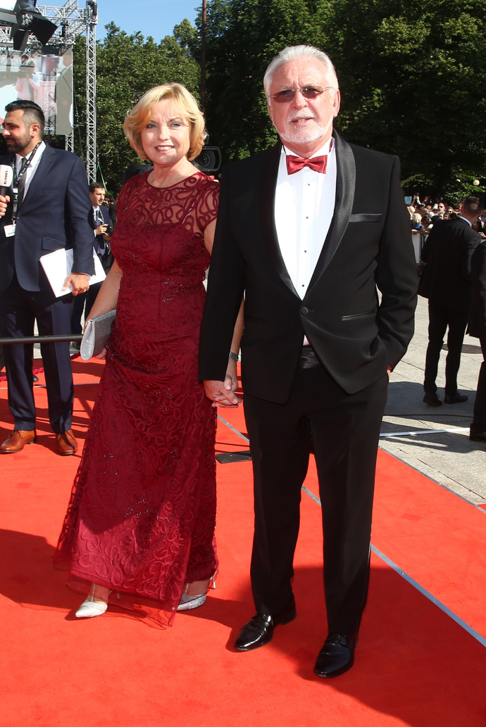 Takto jim to v roce 2019 slušelo v Karlových Varech.